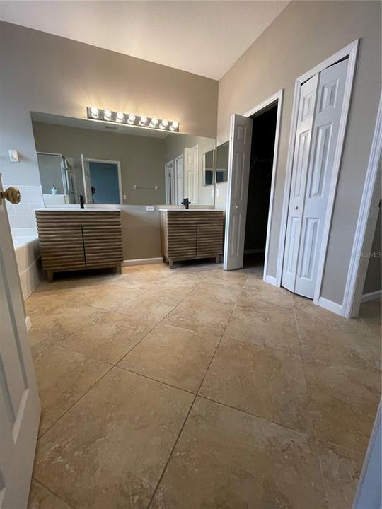 For Rent: $2,400 (3 beds, 2 baths, 1756 Square Feet)