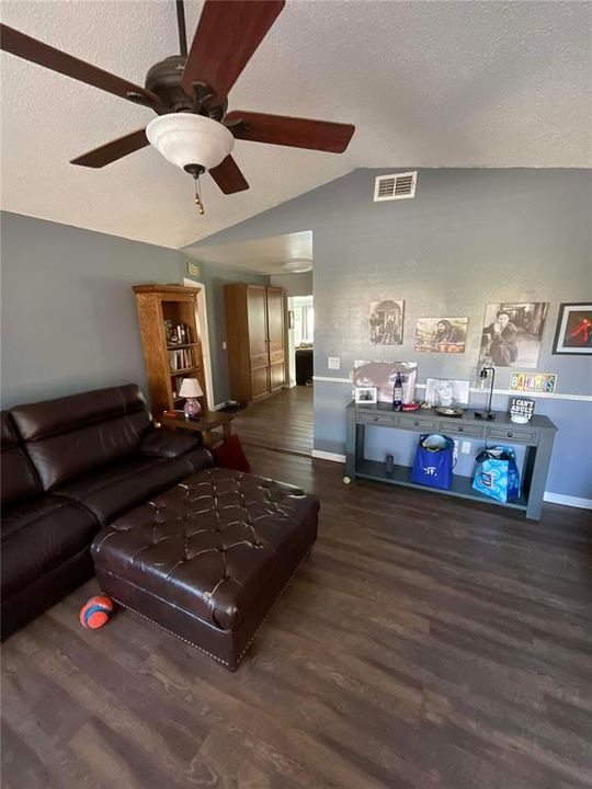 На продажу: $309,000 (3 спален, 2 ванн, 1312 Квадратных фут)