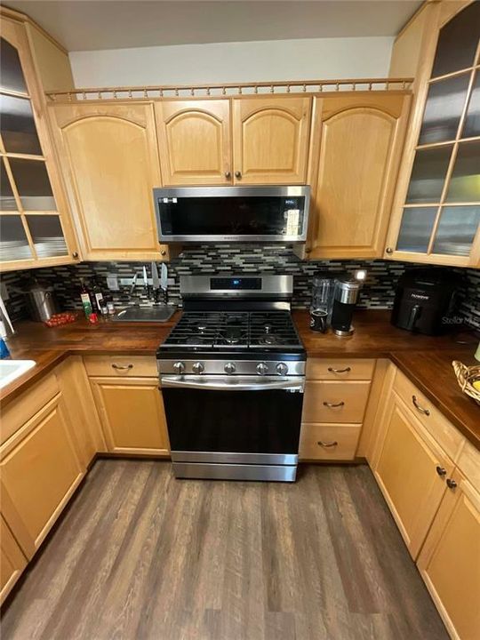 На продажу: $309,000 (3 спален, 2 ванн, 1312 Квадратных фут)