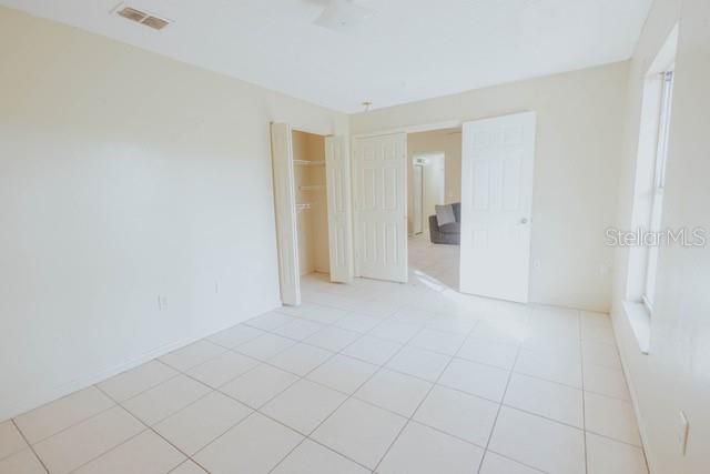 待售: $249,900 (4 贝兹, 2 浴室, 1302 平方英尺)