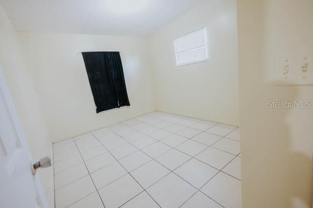 待售: $249,900 (4 贝兹, 2 浴室, 1302 平方英尺)