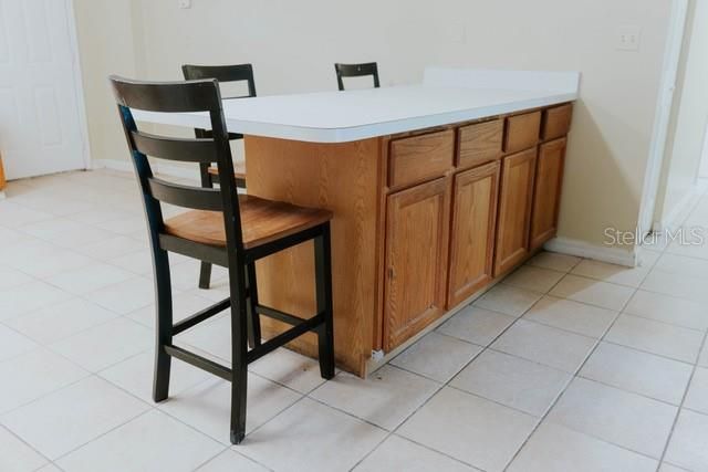 待售: $249,900 (4 贝兹, 2 浴室, 1302 平方英尺)