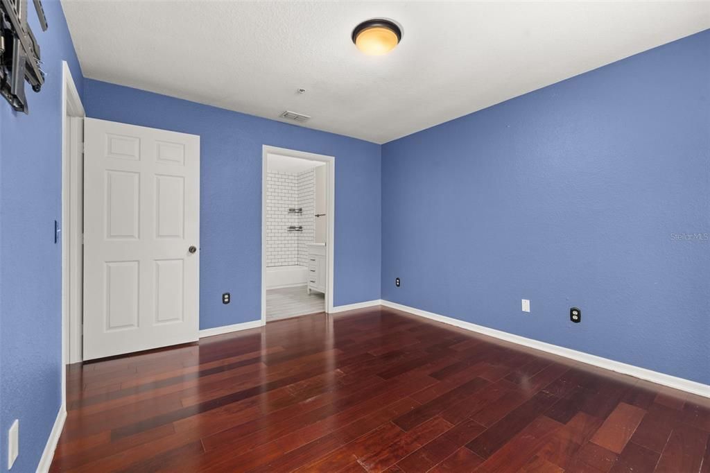 出租: $1,850 (2 贝兹, 2 浴室, 1062 平方英尺)