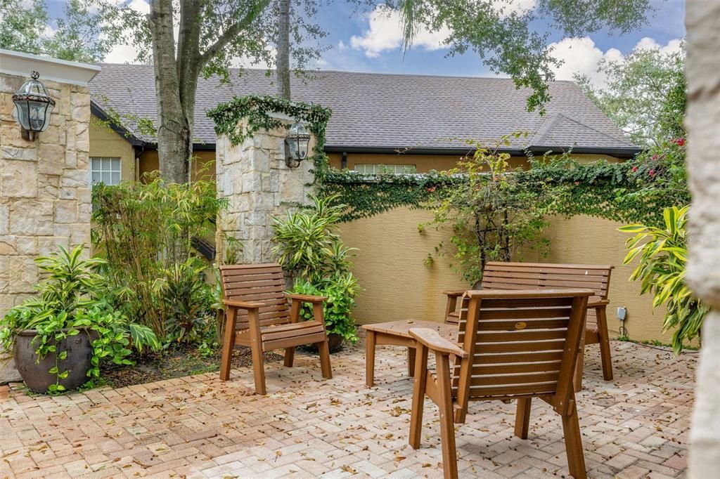 出租: $1,850 (2 贝兹, 2 浴室, 1062 平方英尺)