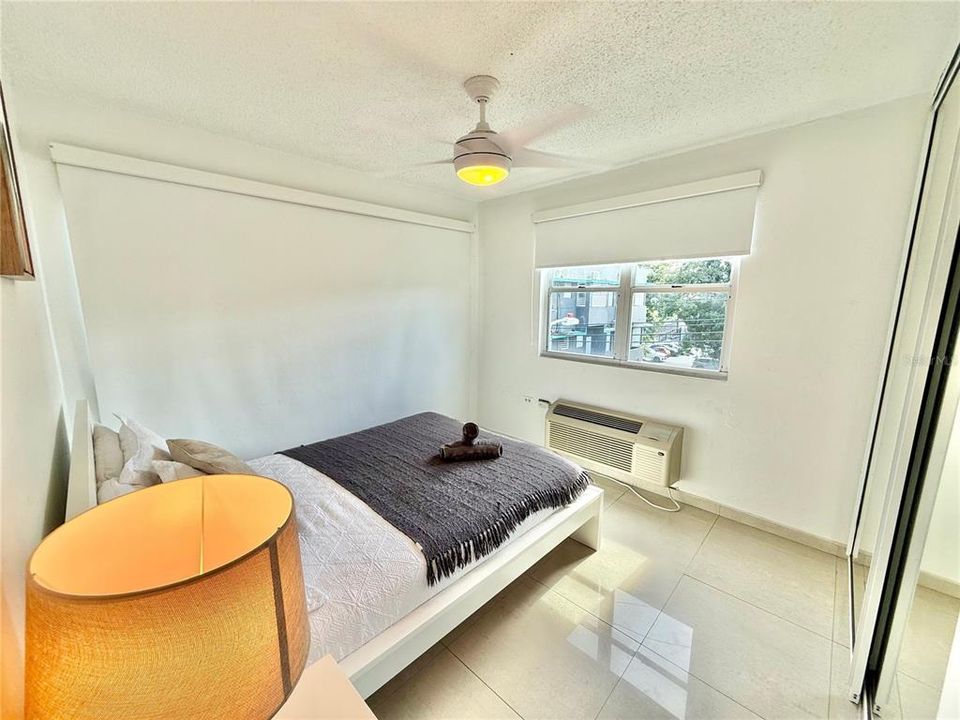 待售: $260,000 (2 贝兹, 1 浴室, 665 平方英尺)