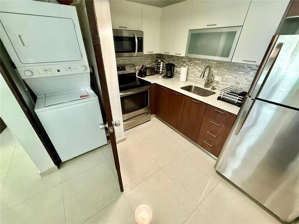 待售: $260,000 (2 贝兹, 1 浴室, 665 平方英尺)