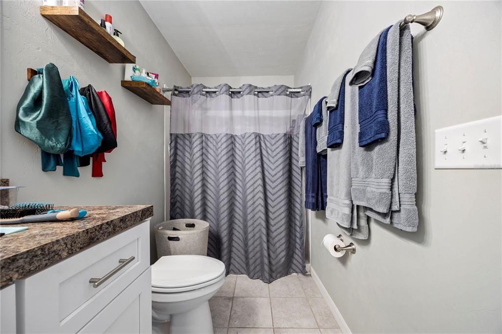 En Venta: $269,999 (3 camas, 2 baños, 1275 Pies cuadrados)