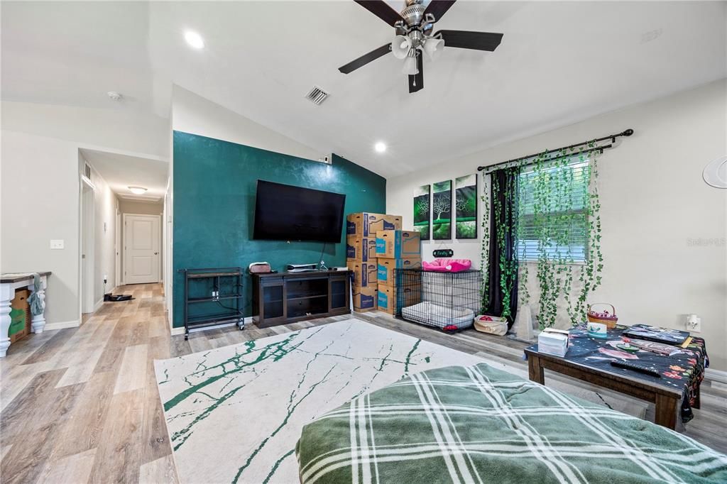 En Venta: $269,999 (3 camas, 2 baños, 1275 Pies cuadrados)