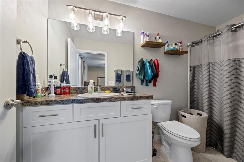 En Venta: $269,999 (3 camas, 2 baños, 1275 Pies cuadrados)