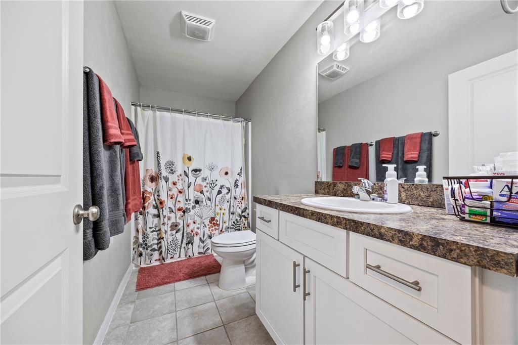 En Venta: $269,999 (3 camas, 2 baños, 1275 Pies cuadrados)