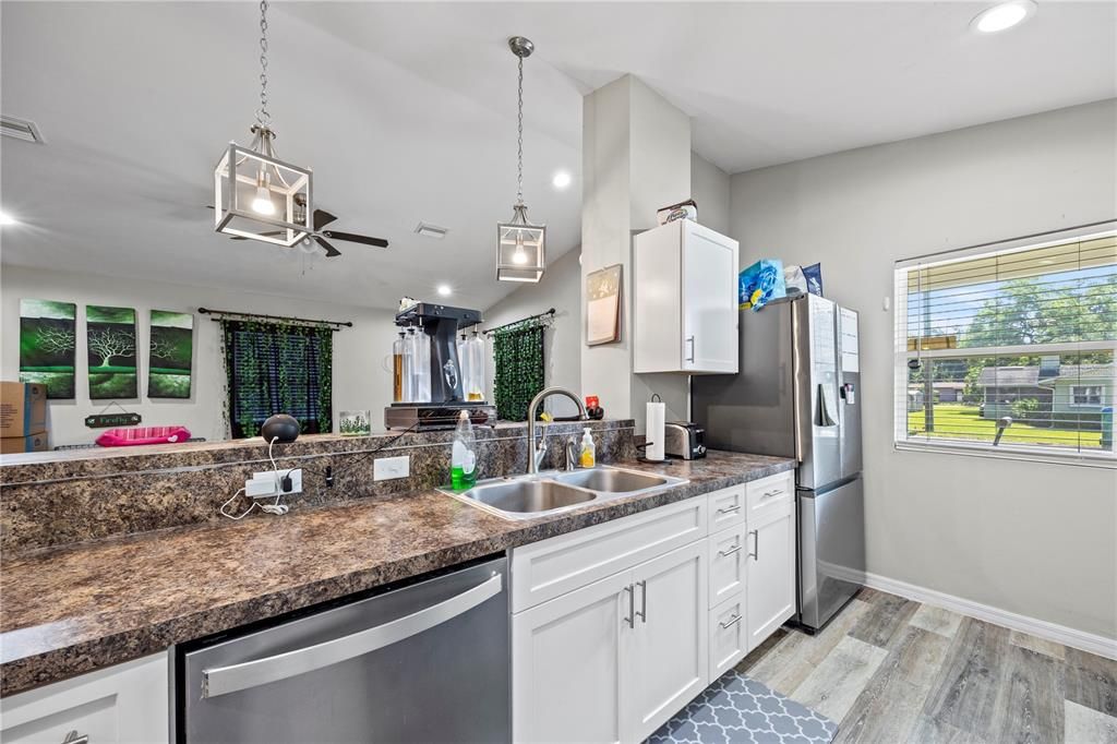 En Venta: $269,999 (3 camas, 2 baños, 1275 Pies cuadrados)