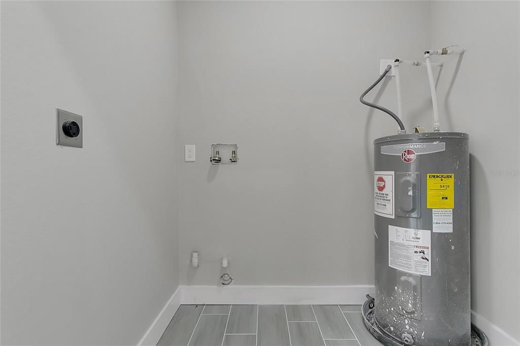 For Sale: $750,000 (0 beds, 0 baths, 2472 Square Feet)