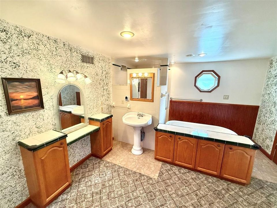 For Sale: $250,000 (3 beds, 2 baths, 2232 Square Feet)