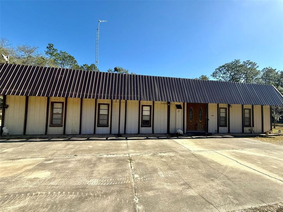 For Sale: $250,000 (3 beds, 2 baths, 2232 Square Feet)