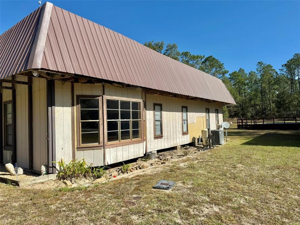 For Sale: $250,000 (3 beds, 2 baths, 2232 Square Feet)