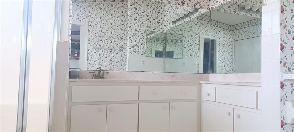 待售: $259,000 (3 贝兹, 2 浴室, 1668 平方英尺)