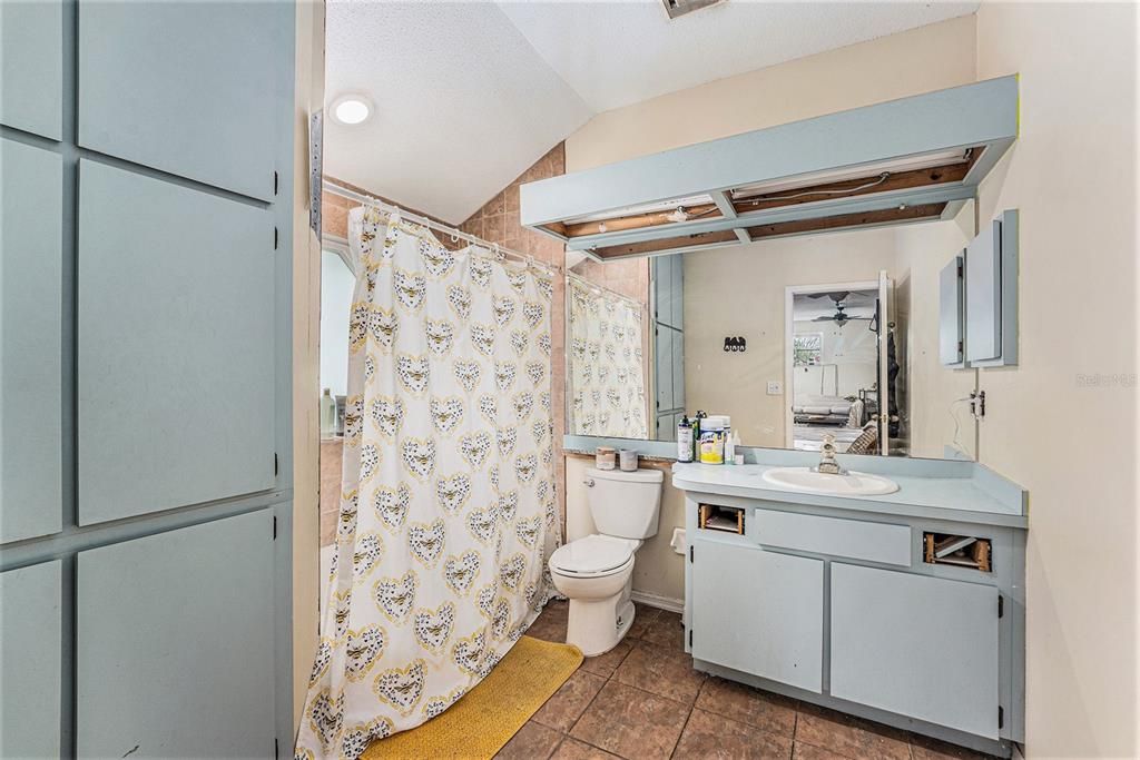 待售: $1,600,000 (5 贝兹, 4 浴室, 2536 平方英尺)