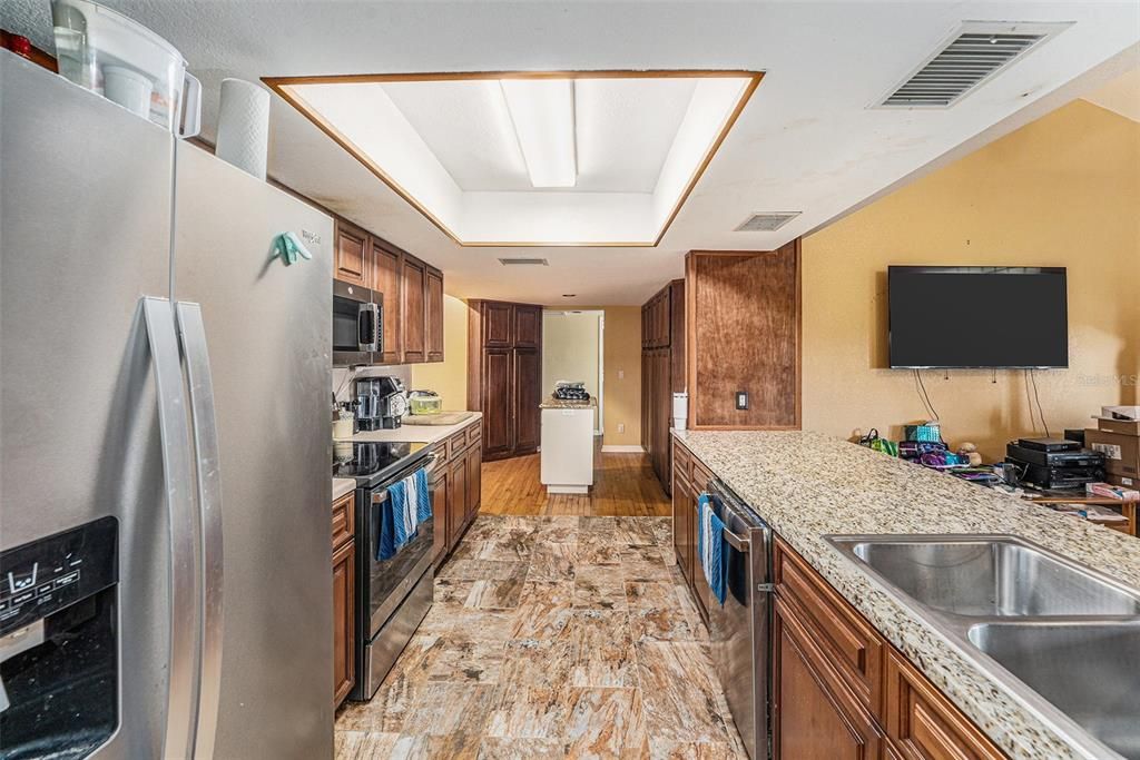 待售: $1,600,000 (5 贝兹, 4 浴室, 2536 平方英尺)