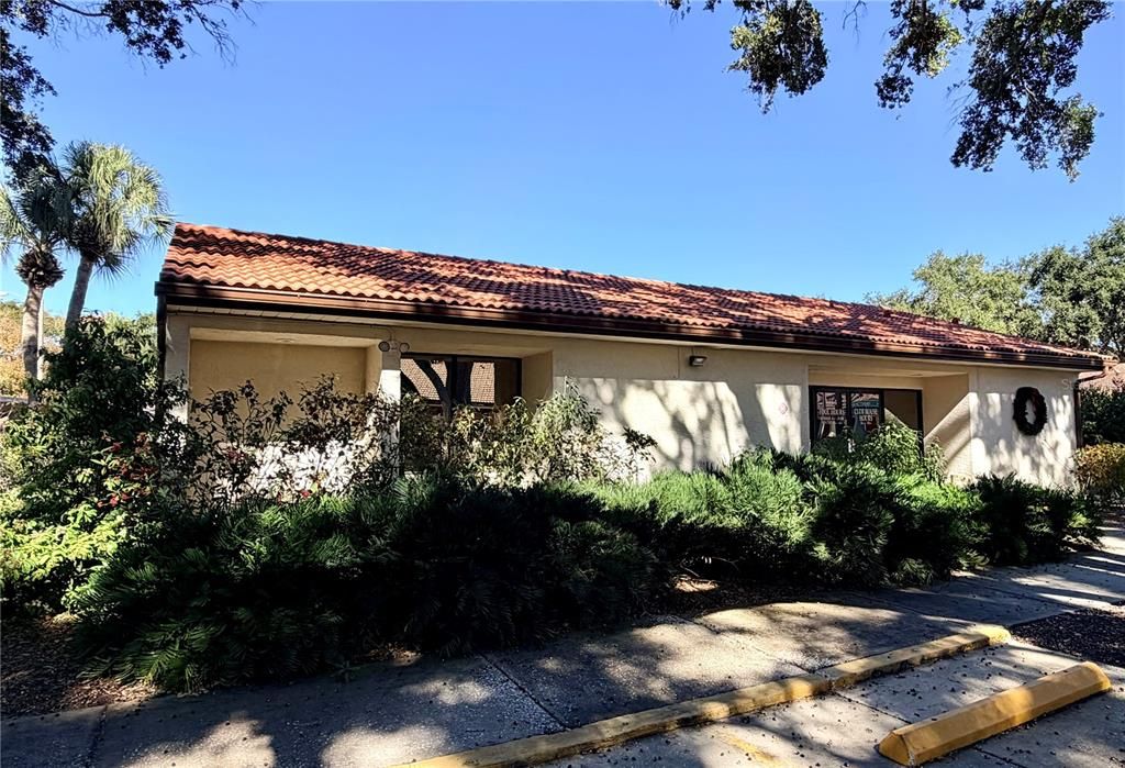 For Sale: $195,000 (2 beds, 2 baths, 730 Square Feet)