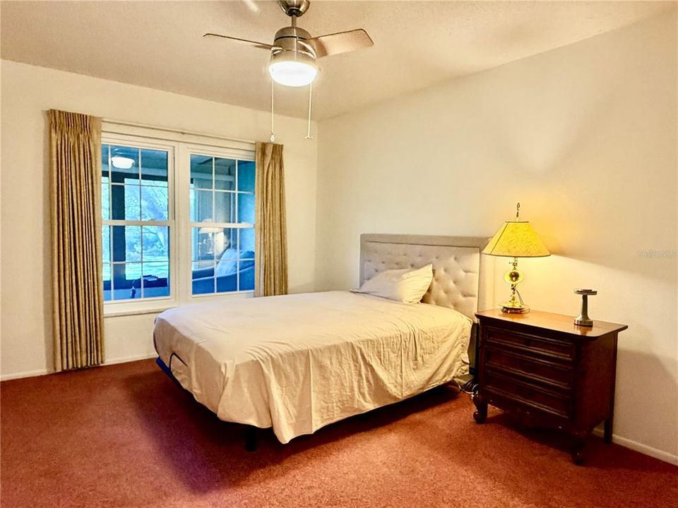 For Sale: $195,000 (2 beds, 2 baths, 730 Square Feet)