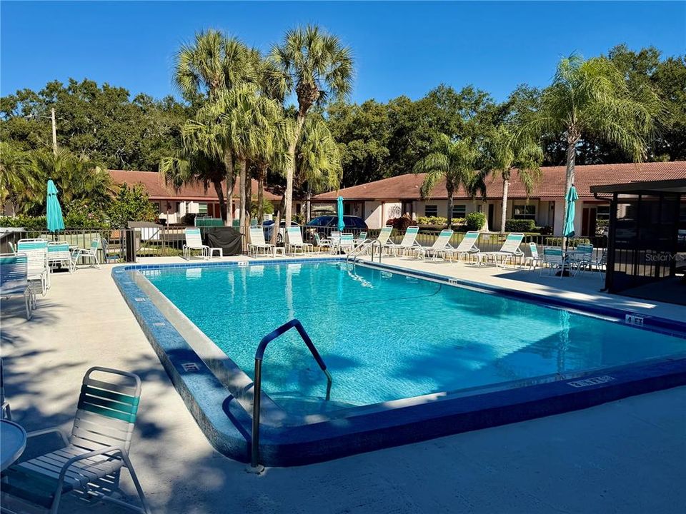 For Sale: $195,000 (2 beds, 2 baths, 730 Square Feet)