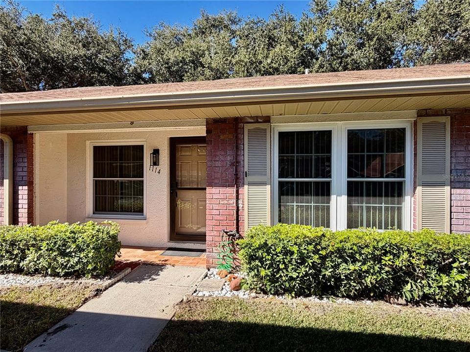 For Sale: $195,000 (2 beds, 2 baths, 730 Square Feet)