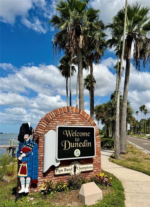 For Sale: $195,000 (2 beds, 2 baths, 730 Square Feet)