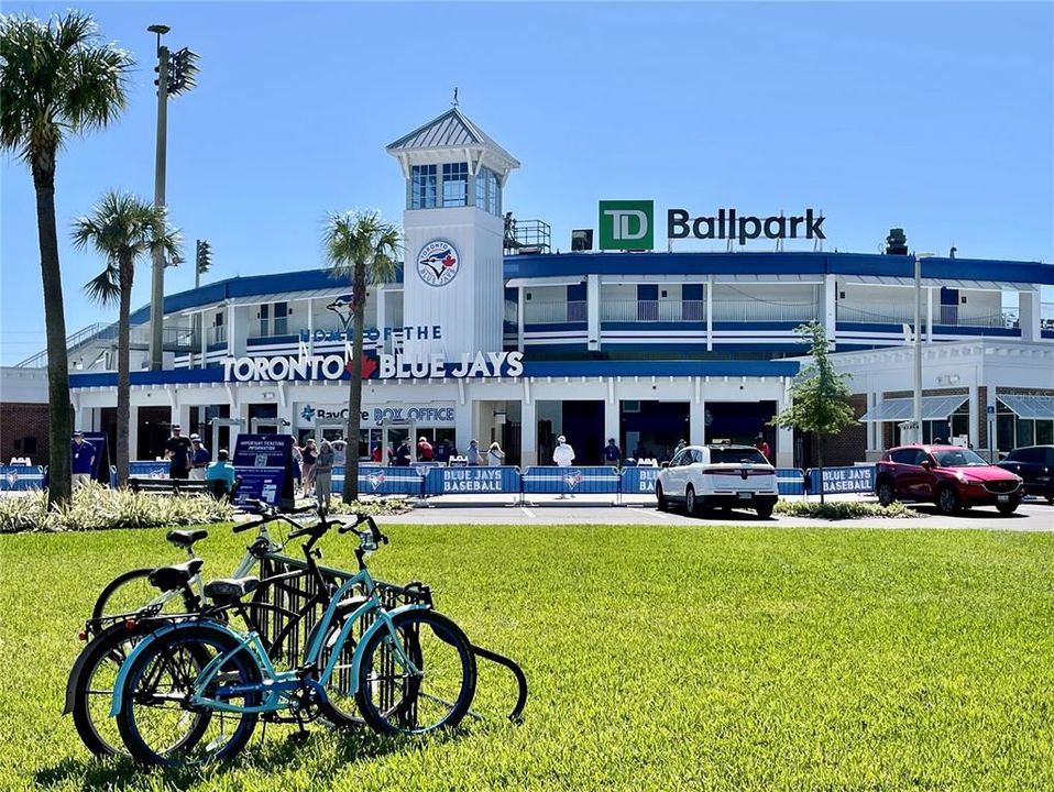 For Sale: $195,000 (2 beds, 2 baths, 730 Square Feet)