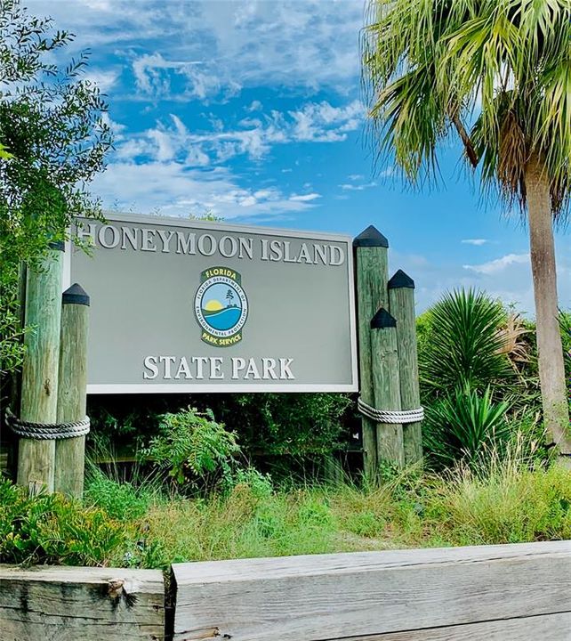 For Sale: $195,000 (2 beds, 2 baths, 730 Square Feet)