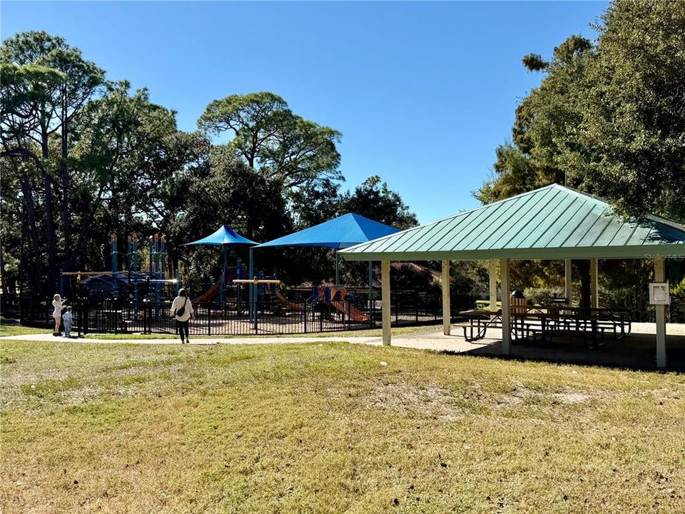 For Sale: $195,000 (2 beds, 2 baths, 730 Square Feet)