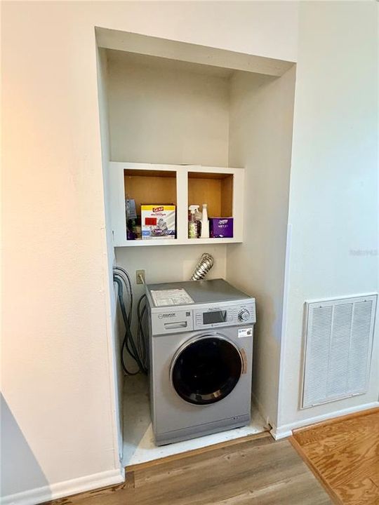 For Sale: $195,000 (2 beds, 2 baths, 730 Square Feet)