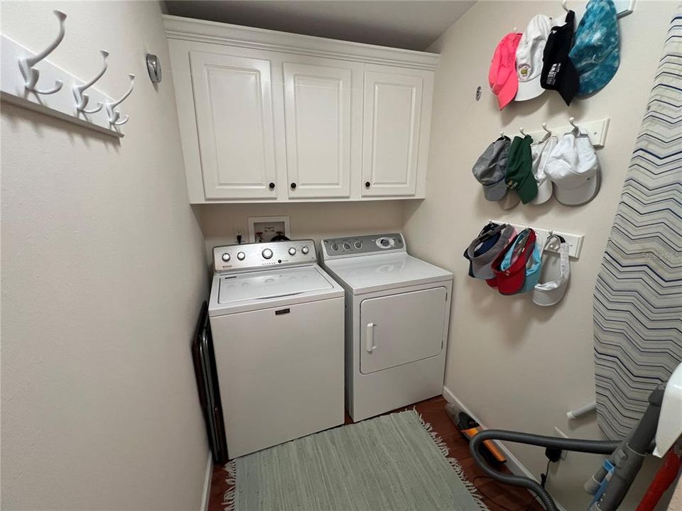 For Sale: $365,000 (2 beds, 2 baths, 1422 Square Feet)