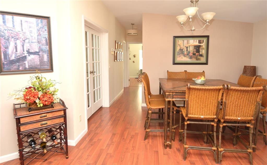 For Sale: $365,000 (2 beds, 2 baths, 1422 Square Feet)