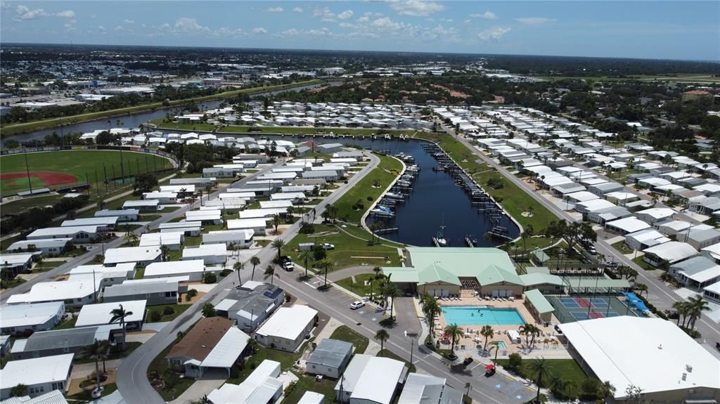 For Sale: $365,000 (2 beds, 2 baths, 1422 Square Feet)