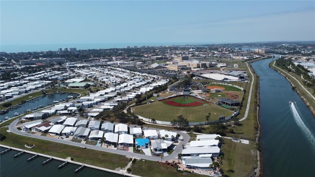 For Sale: $365,000 (2 beds, 2 baths, 1422 Square Feet)