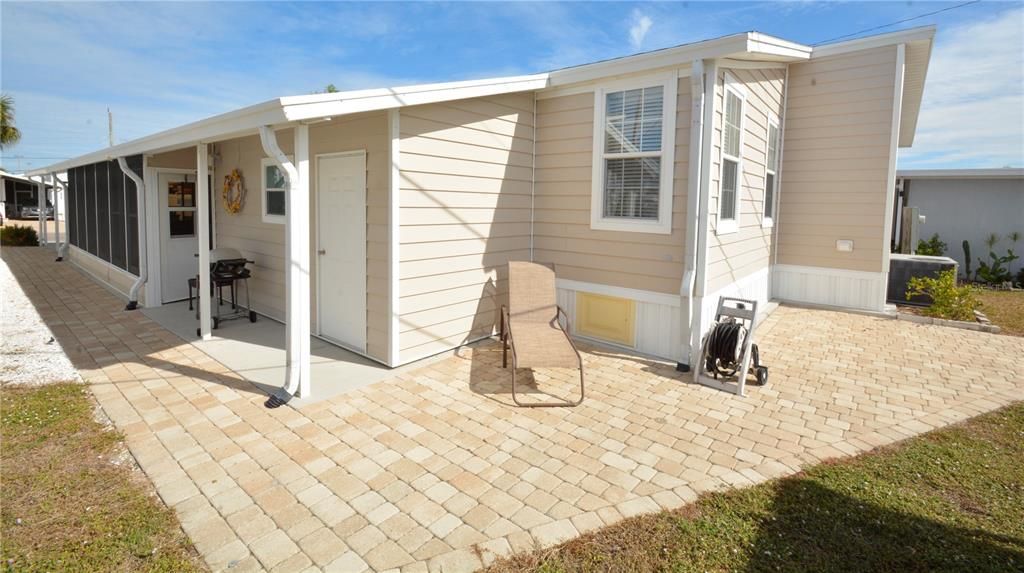 For Sale: $365,000 (2 beds, 2 baths, 1422 Square Feet)