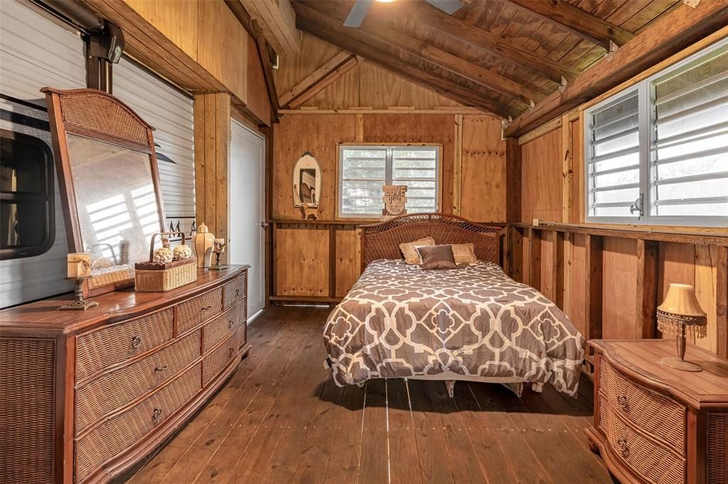 待售: $159,900 (2 贝兹, 2 浴室, 500 平方英尺)