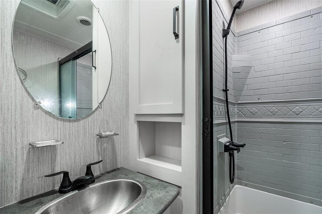 待售: $159,900 (2 贝兹, 2 浴室, 500 平方英尺)