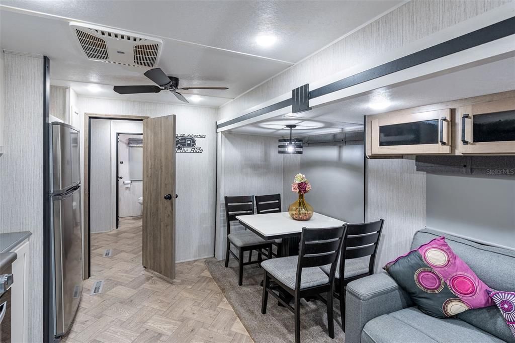 待售: $159,900 (2 贝兹, 2 浴室, 500 平方英尺)