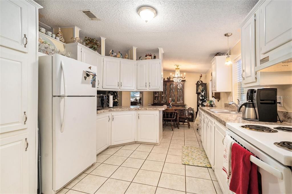 En Venta: $334,999 (3 camas, 2 baños, 1296 Pies cuadrados)