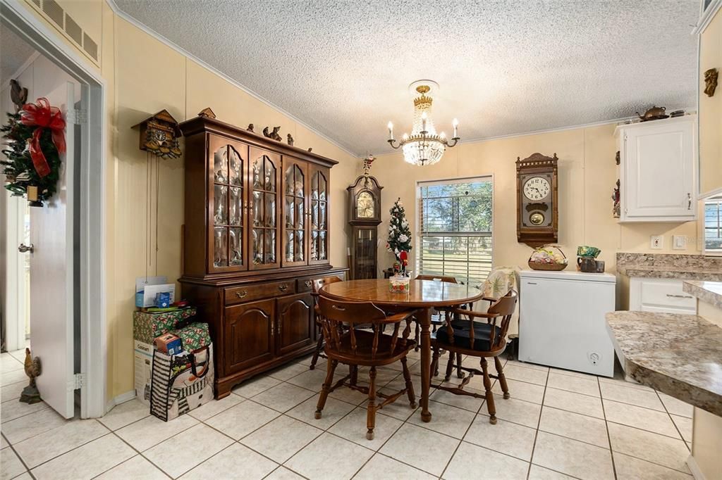 En Venta: $334,999 (3 camas, 2 baños, 1296 Pies cuadrados)