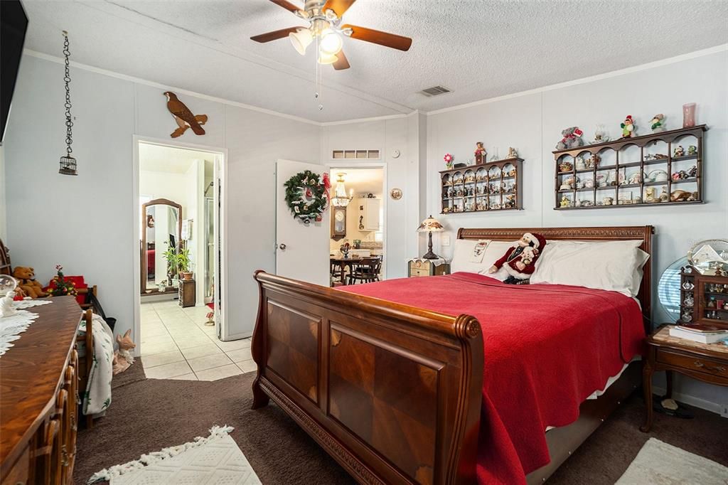 En Venta: $334,999 (3 camas, 2 baños, 1296 Pies cuadrados)