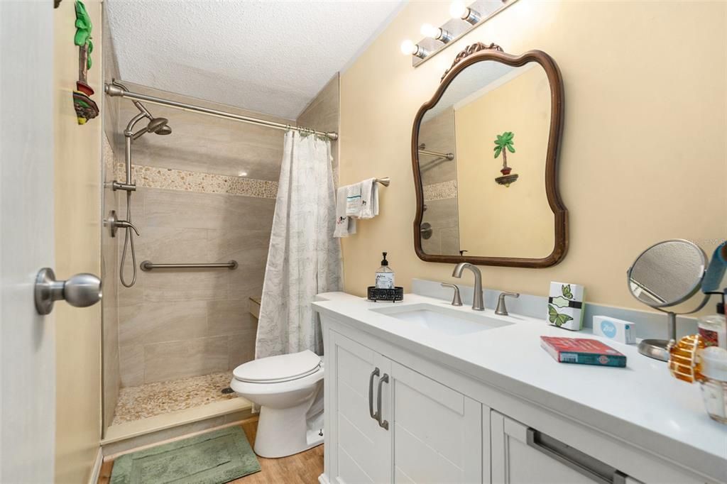 En Venta: $334,999 (3 camas, 2 baños, 1296 Pies cuadrados)