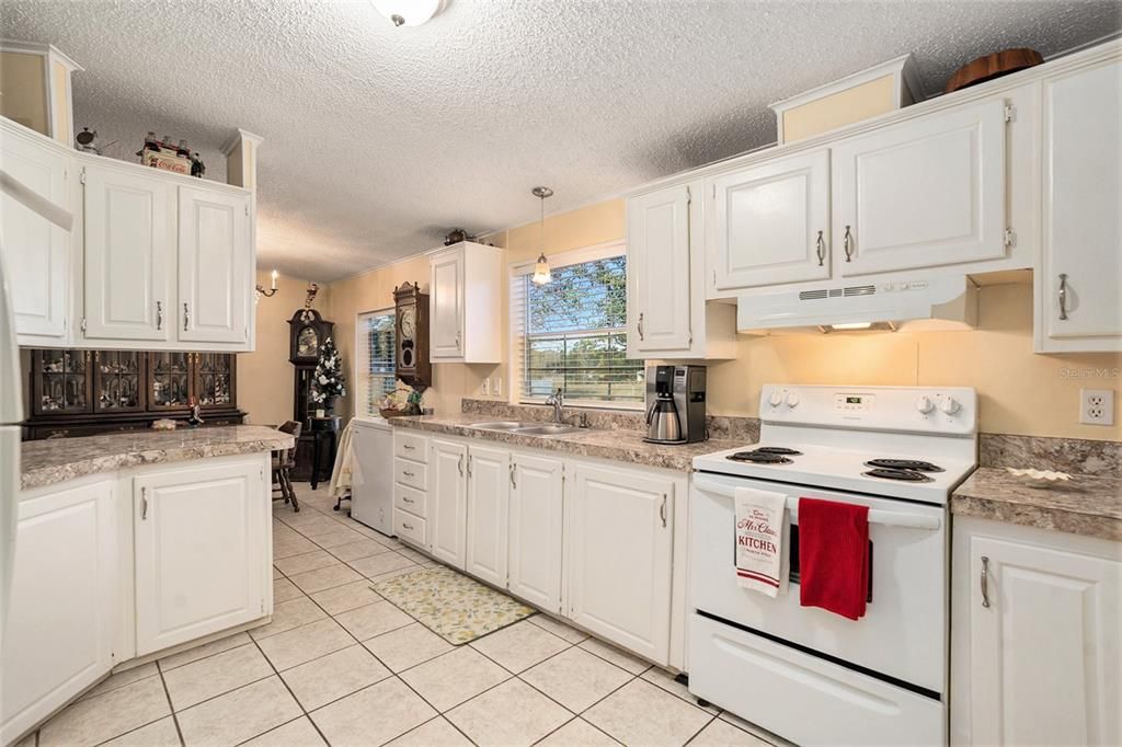 En Venta: $334,999 (3 camas, 2 baños, 1296 Pies cuadrados)