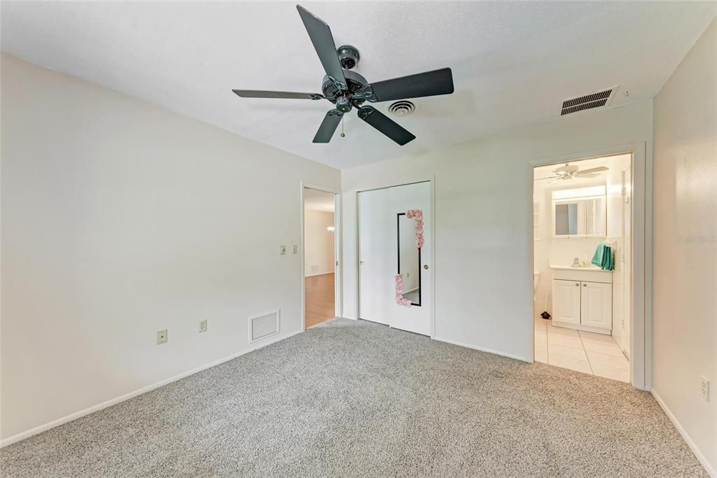 For Rent: $2,100 (2 beds, 2 baths, 1436 Square Feet)