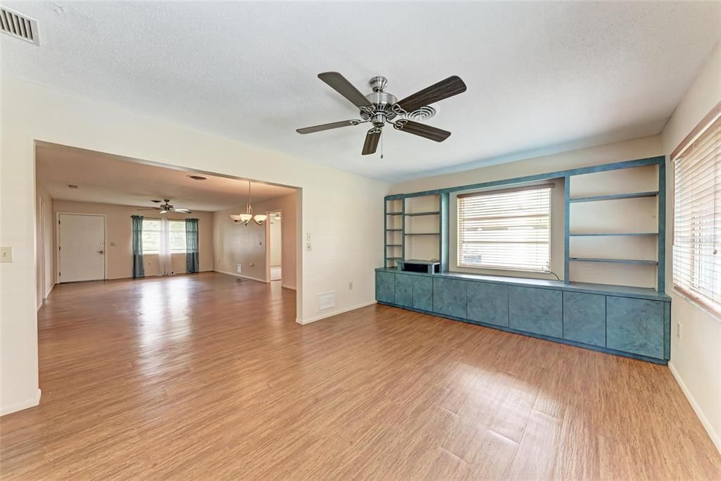 For Rent: $2,100 (2 beds, 2 baths, 1436 Square Feet)