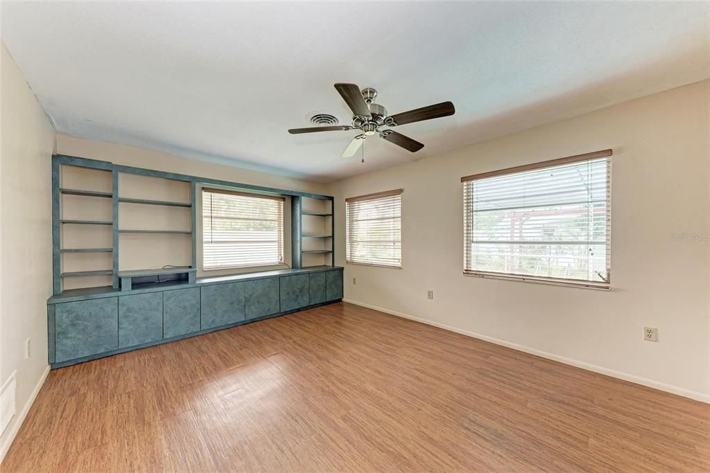 For Rent: $2,100 (2 beds, 2 baths, 1436 Square Feet)