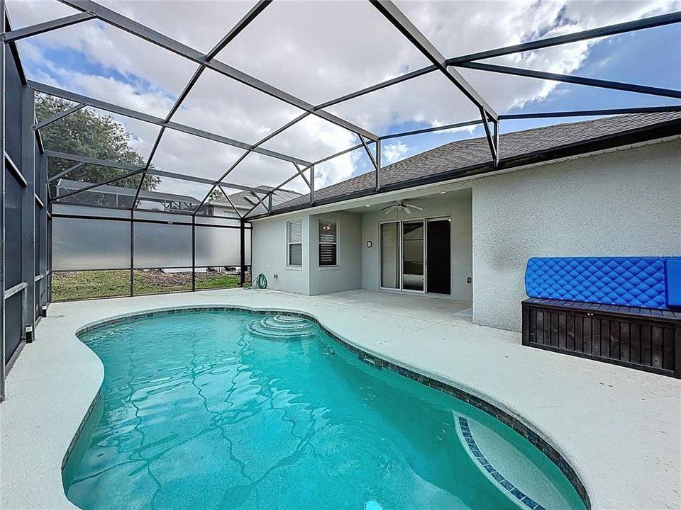 En Venta: $355,000 (4 camas, 3 baños, 1833 Pies cuadrados)