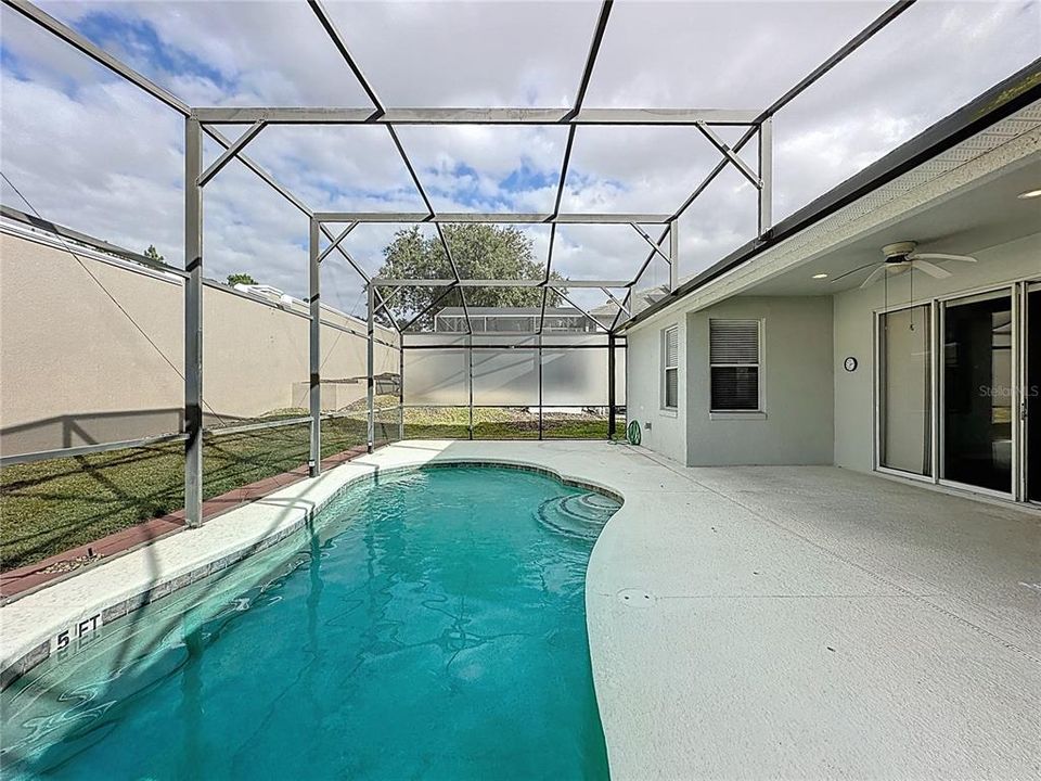 En Venta: $355,000 (4 camas, 3 baños, 1833 Pies cuadrados)