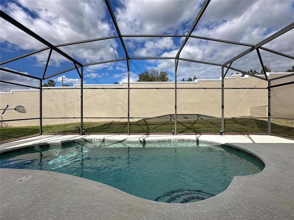 En Venta: $355,000 (4 camas, 3 baños, 1833 Pies cuadrados)